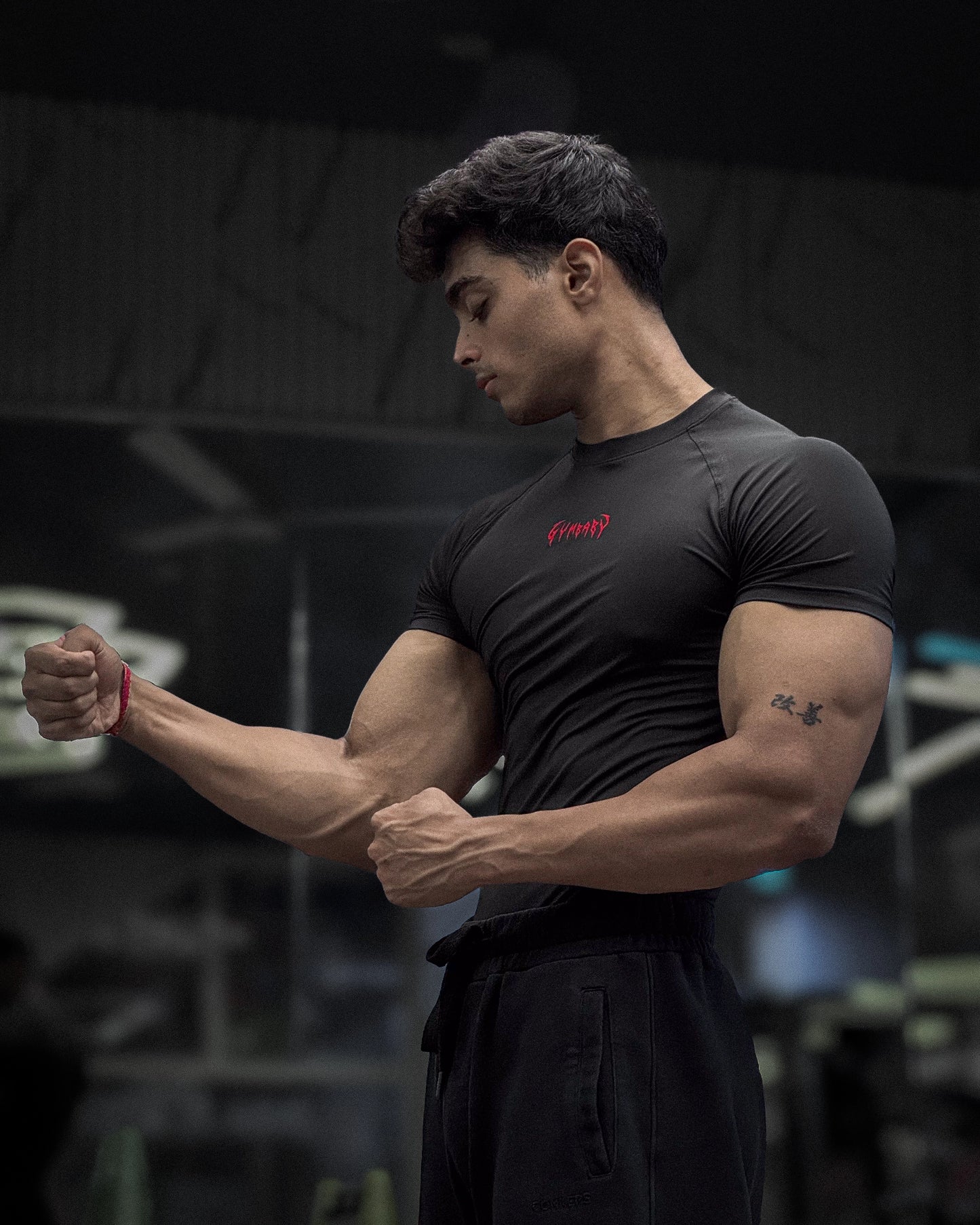 The Minimalist Compression - BLOOD RED